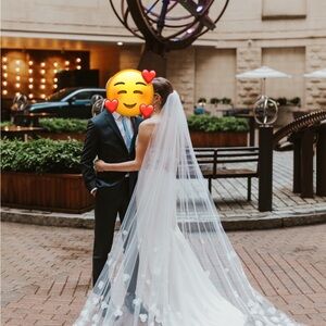 Rosyn Scattered Flowers Veil from BHLDN